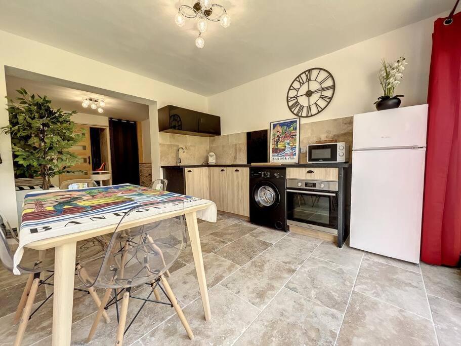 Superbe Appartement En Bord De Mer Bandol Exterior foto